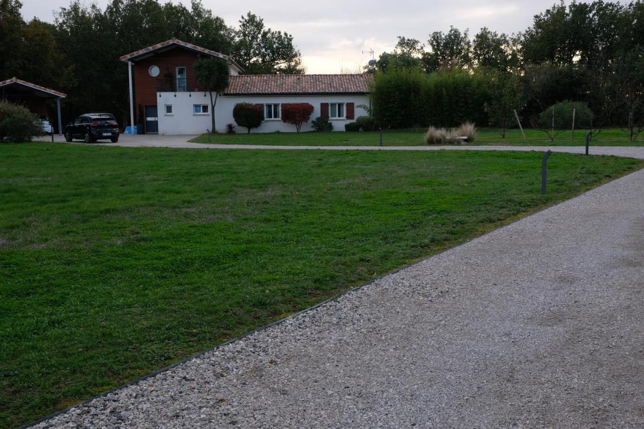 La Planette Bed & Breakfast Aussonne Bagian luar foto